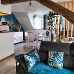 Apartment Pres Des Thermes De Bagneres De Bigorre, Loft 3 Etoiles, Colore Et Ensoleille *