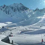 Apartment Pres Des Thermes De Bagneres De Bigorre, Loft 3 Etoiles, Colore Et Ensoleille *