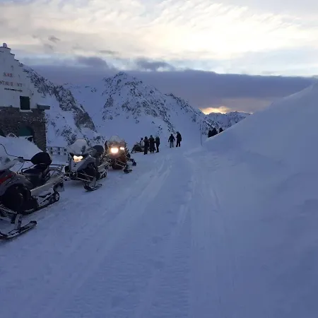 Apartamento La Roseraie, Loft 3 Etoiles, Calme Et Ensoleille Au Pied Des Pyrenees