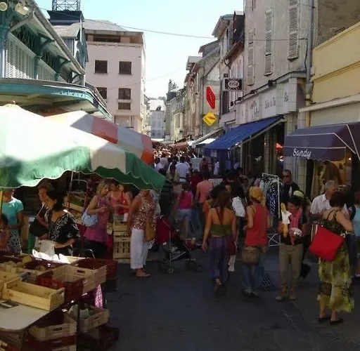 Pres Des Thermes De Bagneres De Bigorre, Loft 3 Etoiles, Colore Et Ensoleille Апартаменты